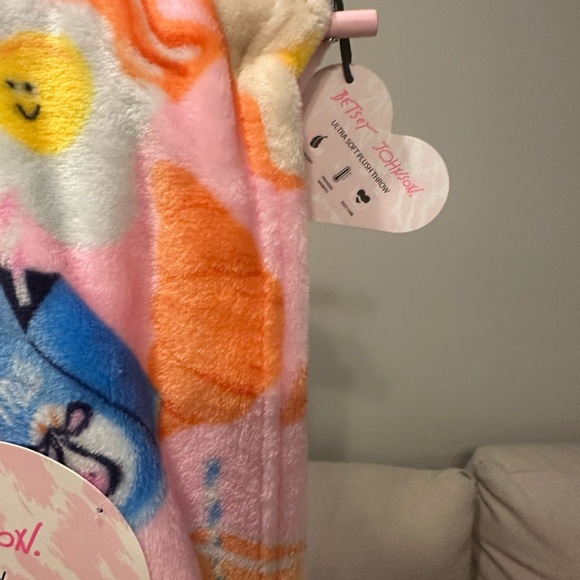 Betsey Johnson Breakfast blanket NWT - Picture 2 of 2